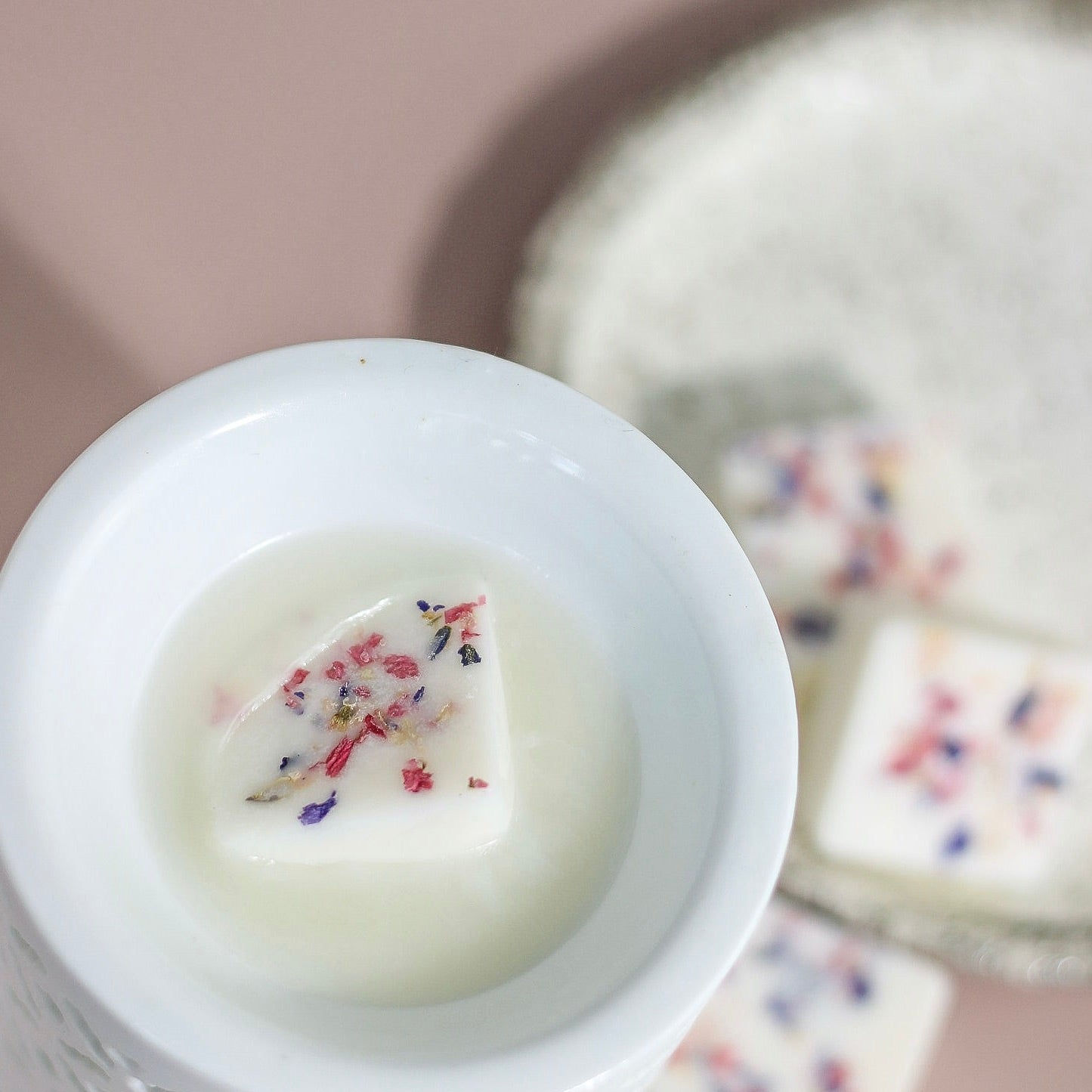 wax melt burner with melting wax melt in top
