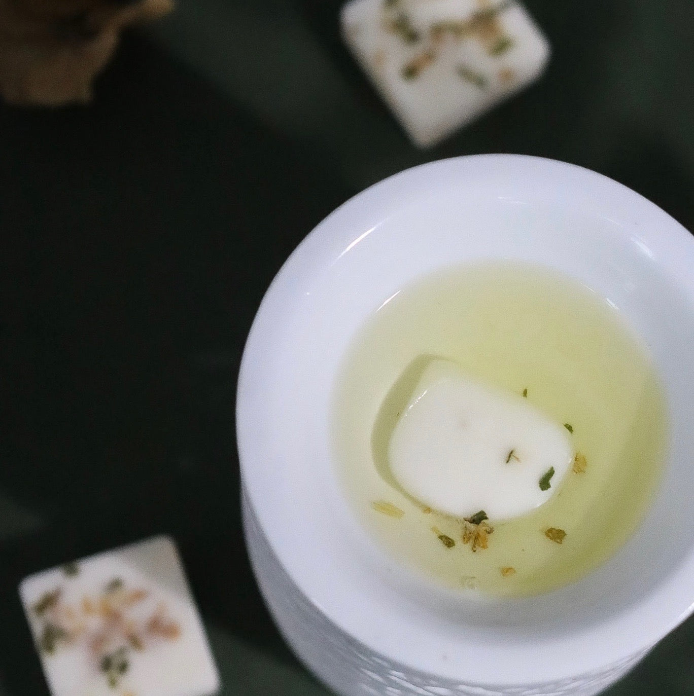 wax melt melting in wax burner